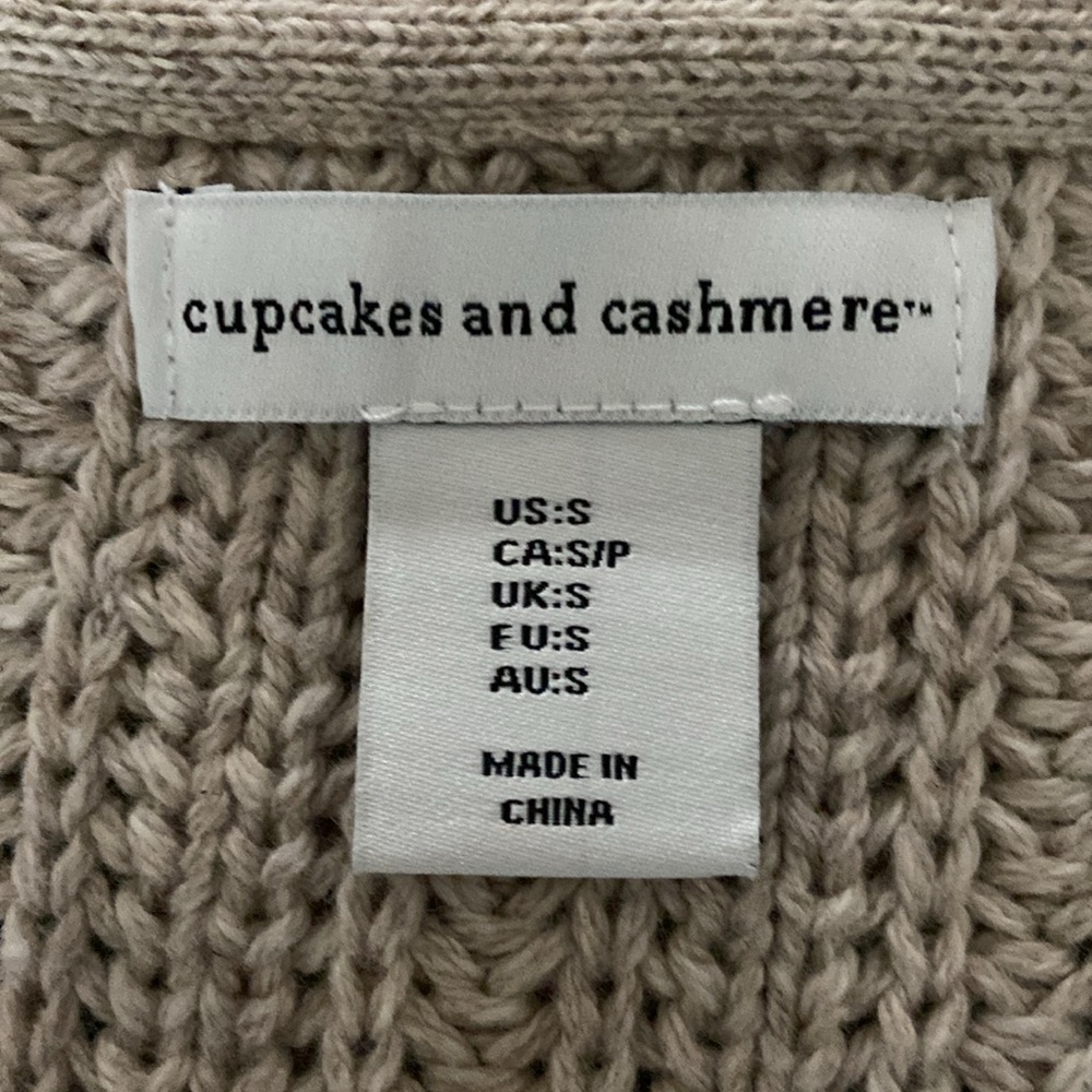 Cupcakes and Cashmere Women’s Oatmeal Chunky Knit Cardigan Sweater Preppy - Picture 6 of 7
